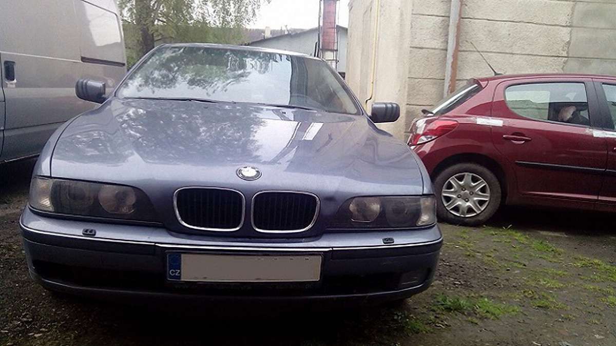 На Львівщині прикордонники затримали два контрабандні автомобілі