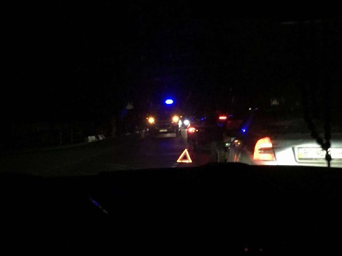 На трасі Львів-Шегині водій-втікач збив на переході двох школярок