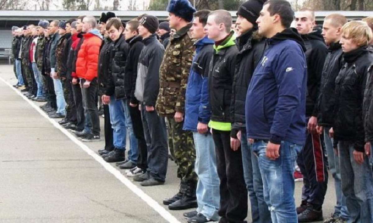 В Україні сьогодні розпочався військовий призов на строкову службу