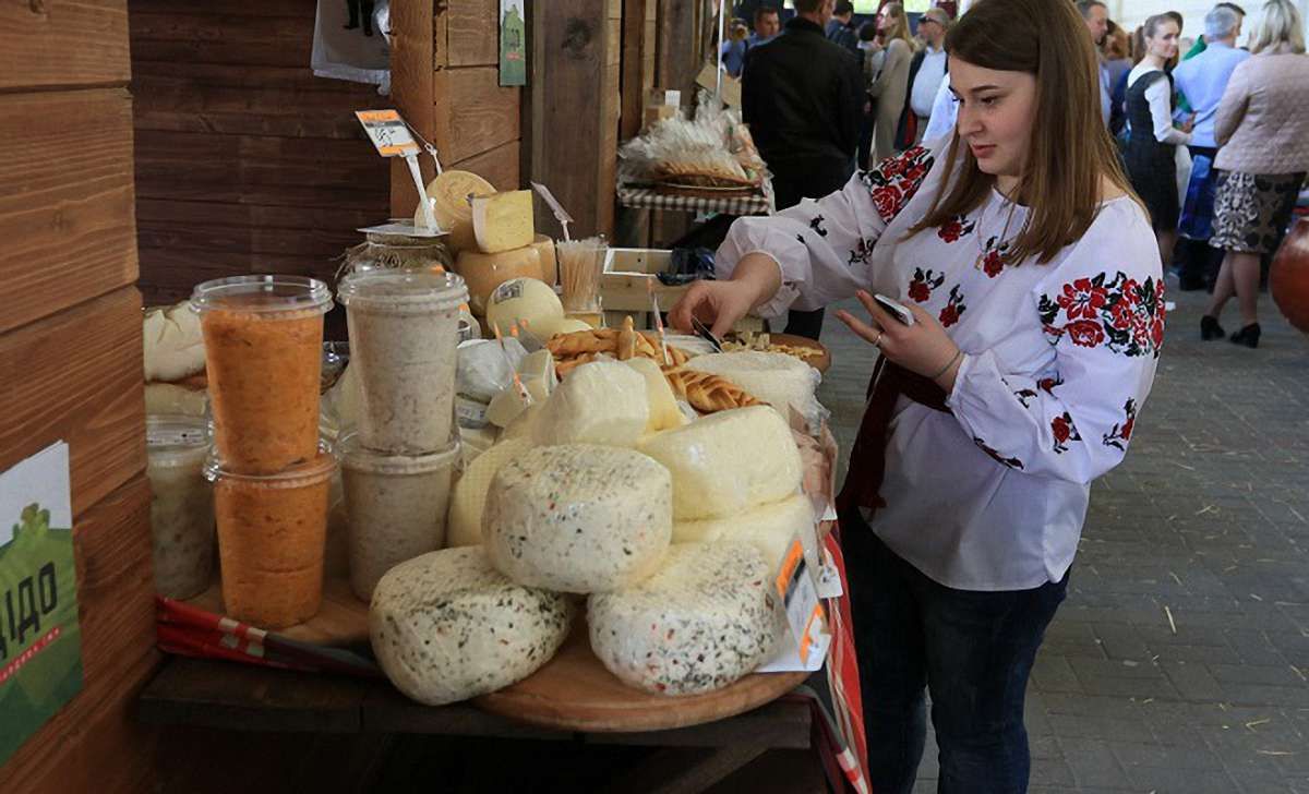У Львові відкрився перший еко-ярмарок фермерських продуктів
