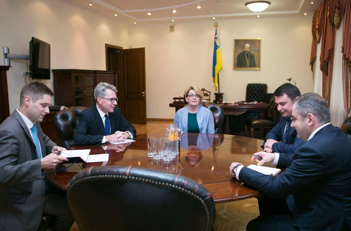 НАБУ отримало від США техніку, яку використовує ФБР