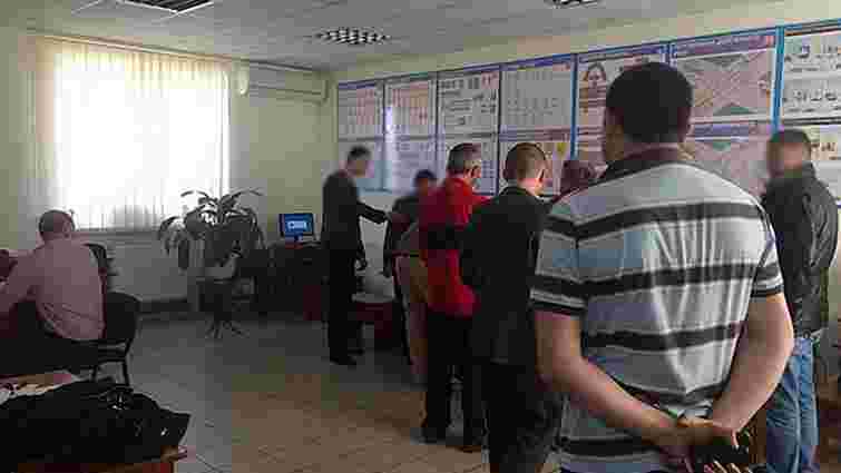 В Івано-Франківську затримали працівників автошколи, які вимагали ₴5 тис. хабара