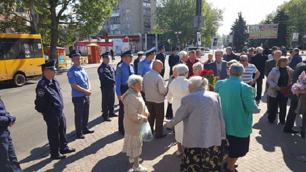 В Миколаєві після сутичок на День перемоги госпіталізували чоловіка
