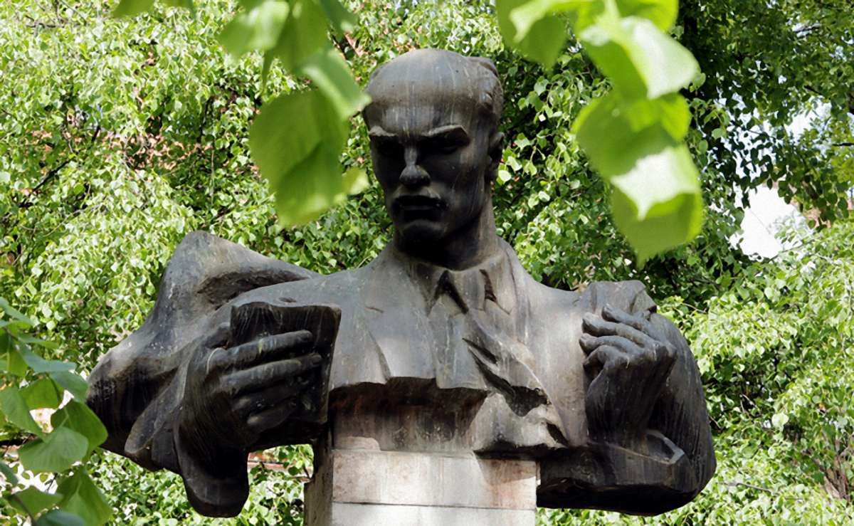 «Цей пам’ятник не простояв би у Львові 25 років...»