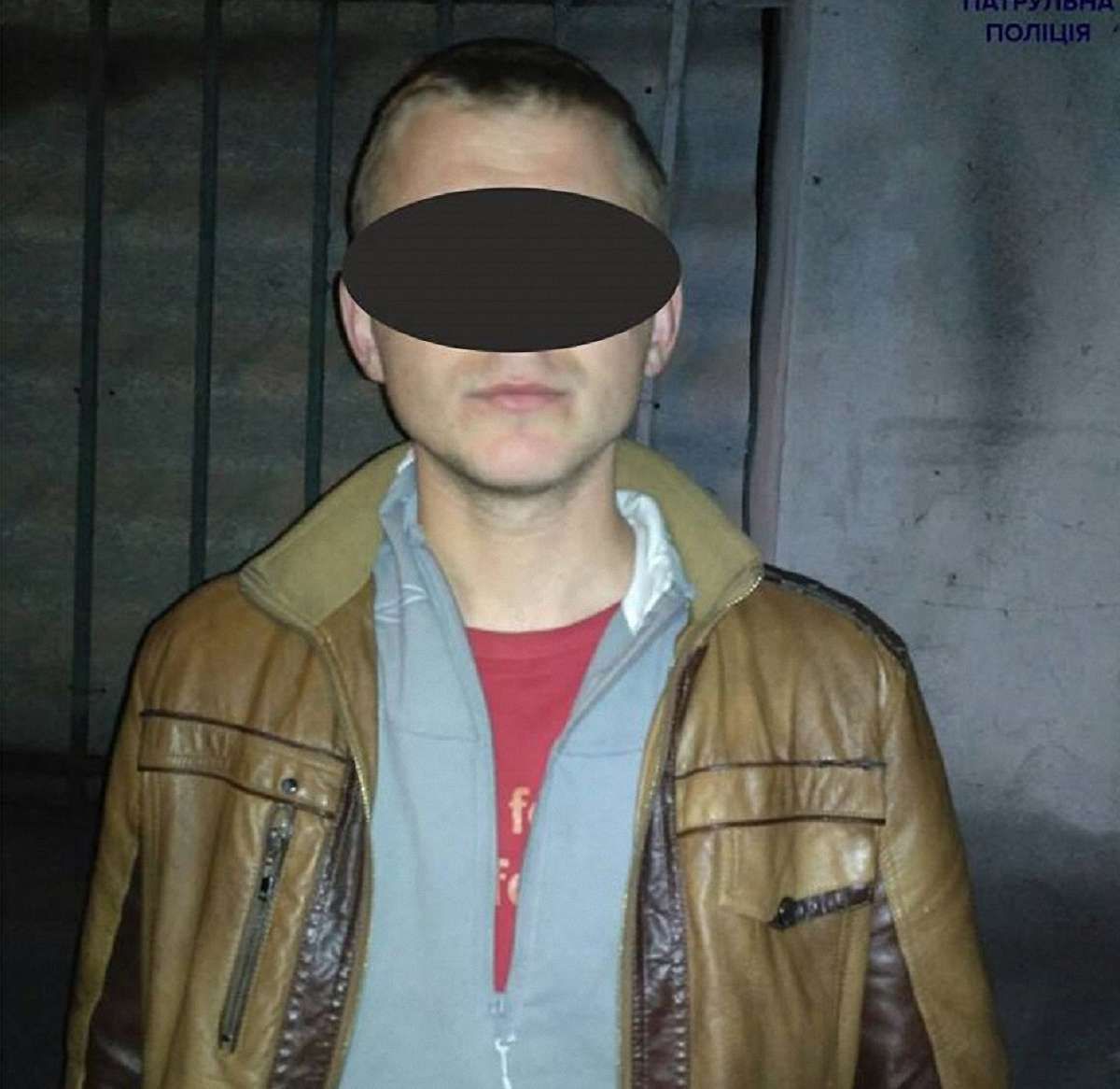 Львівські патрульні затримали чоловіків, які пограбували іноземця