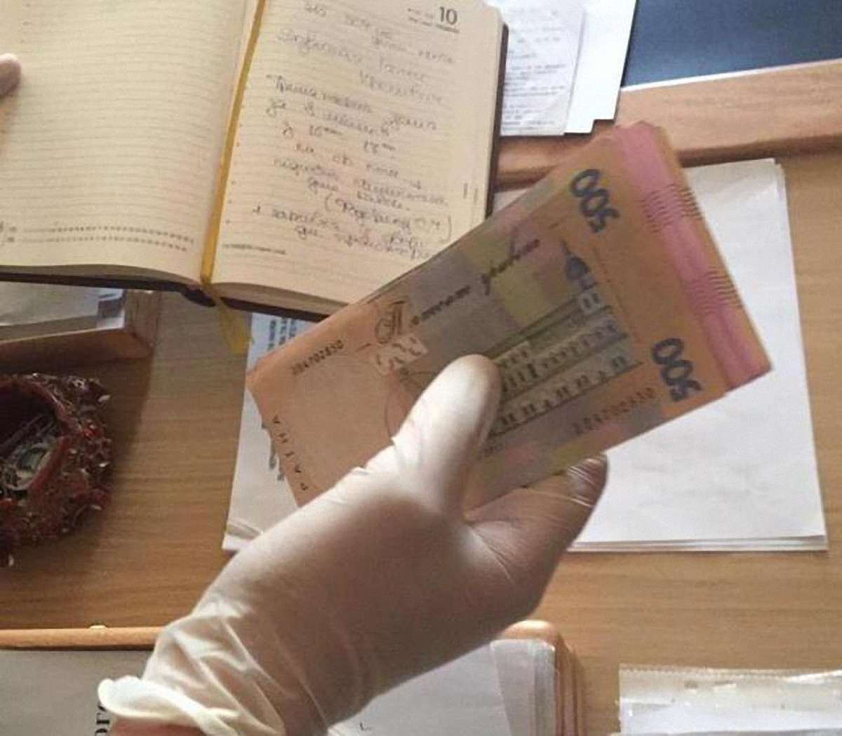 У Чернівцях на хабарі затримали директора коледжа