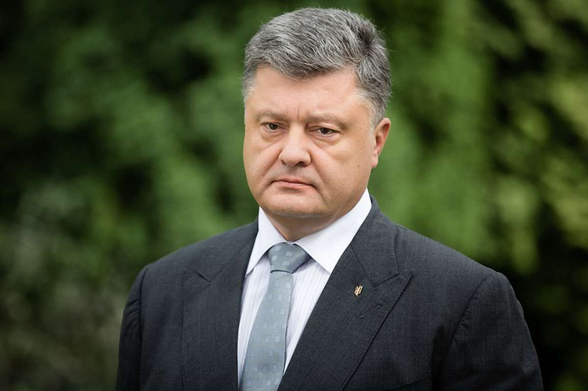 Петро Порошенко переніс візит до Великобританії через ситуацію з обранням генпрокурора