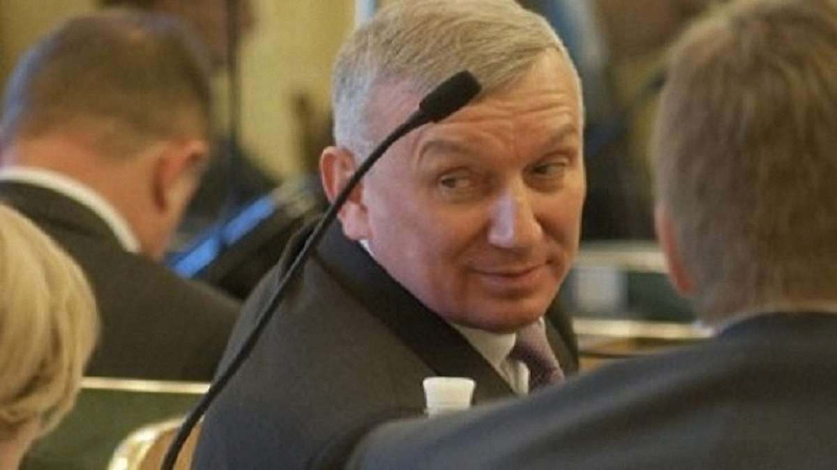 Суд частково задовольнив позов Пісного до Парасюка 