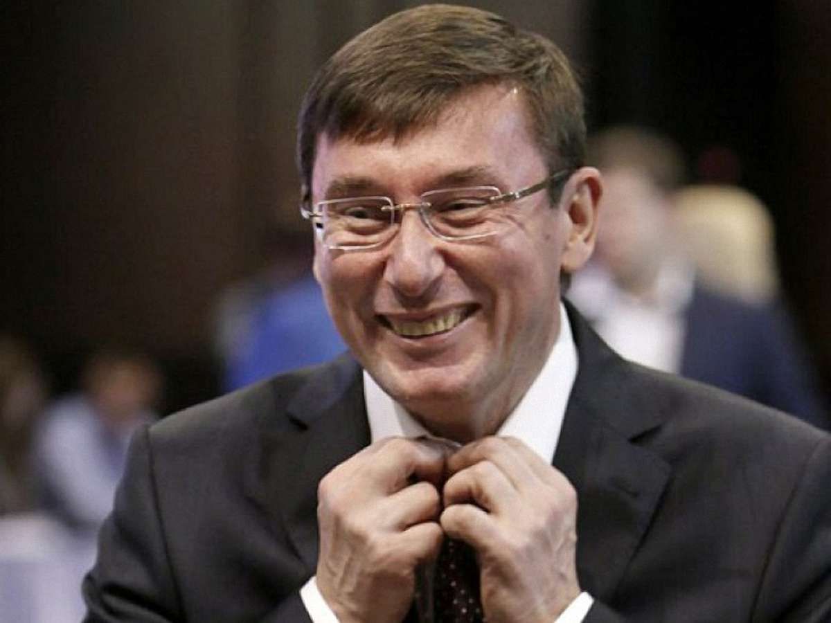 Верховна Рада прийняла законопроект, який дозволить Луценку стати генпрокурором