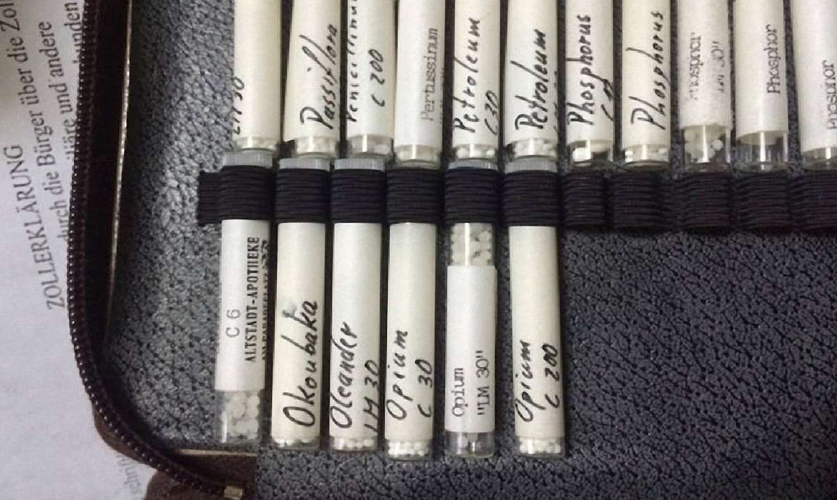 У Шегинях затримали німця, який перевозив колби з надписом «Opium»