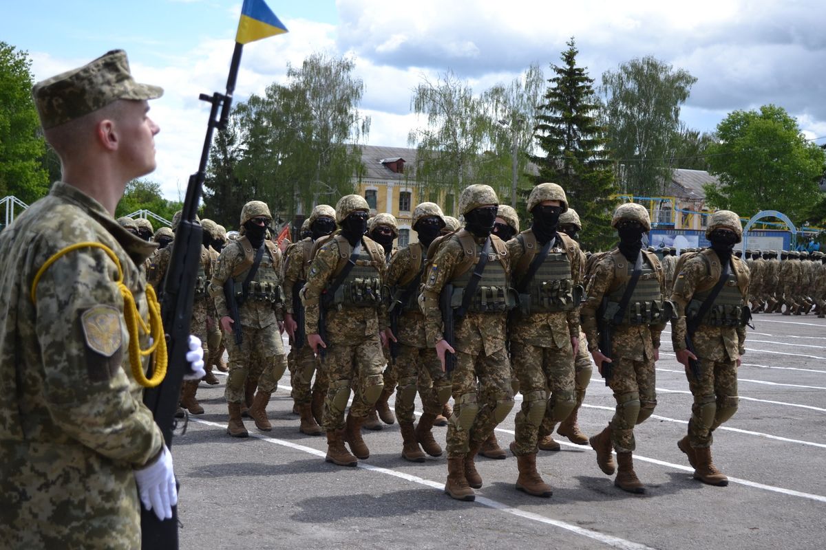 У Хмельницькому випустили перших в Україні інструкторів, навчених за стандартами НАТО