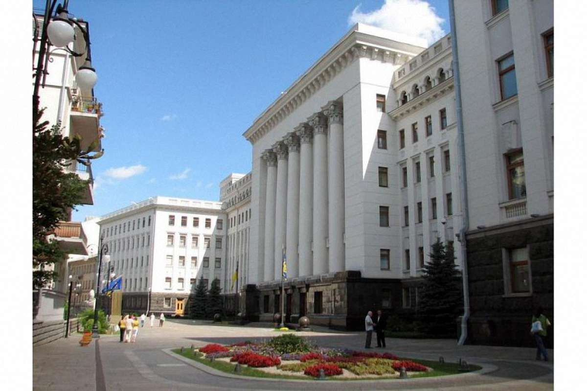 Столичну вулицю Банкову пропонують перейменувати на Офшорну 