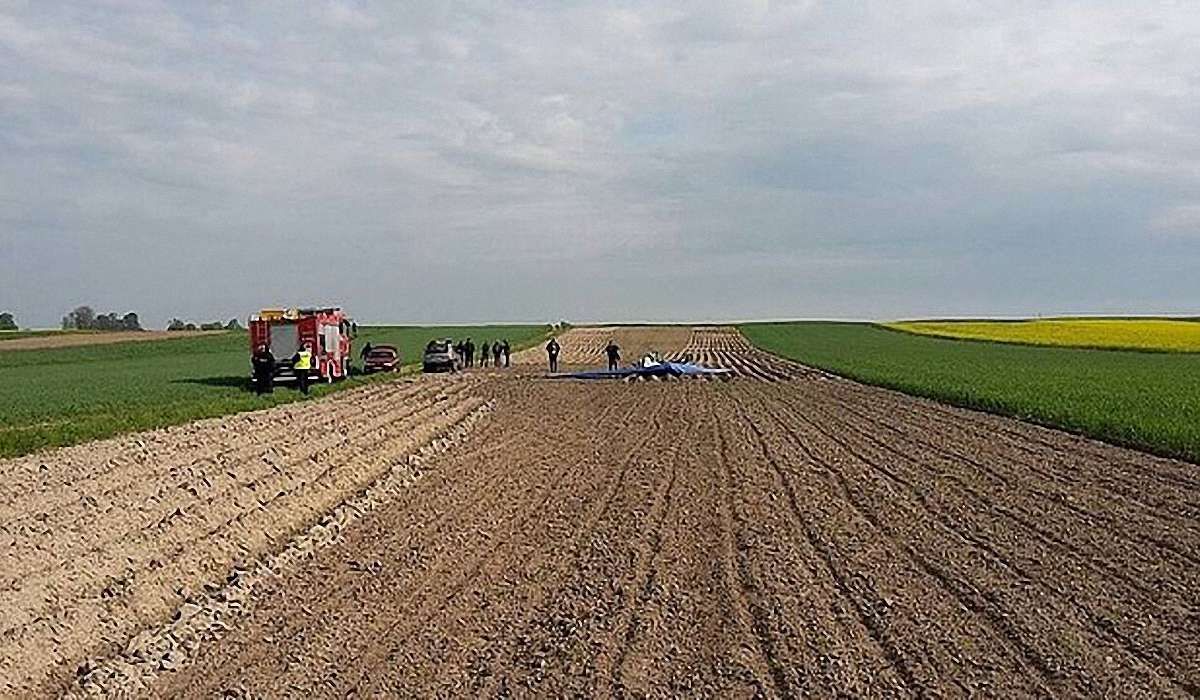 У Польщі поблизу кордону з Львівщиною знайшли тіло людини біля розбитого дельтаплана