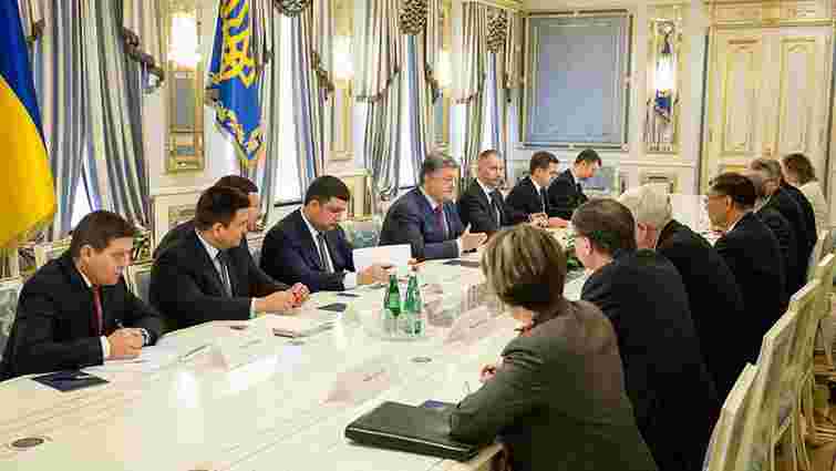 Петро Порошенко закликав країни G7 продовжити санкції проти Росії