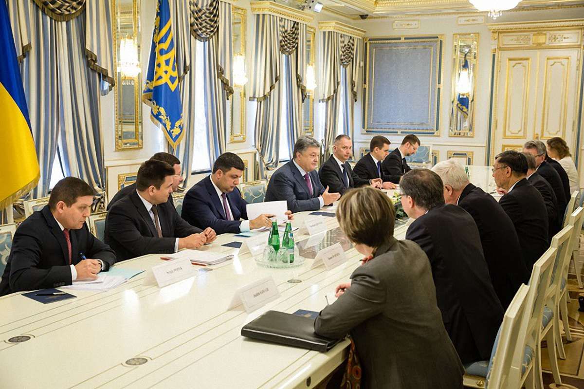 Петро Порошенко закликав країни G7 продовжити санкції проти Росії