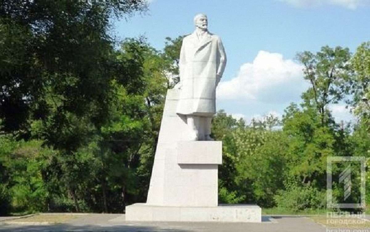 В Одесі знесли останній у місті пам'ятник Леніну