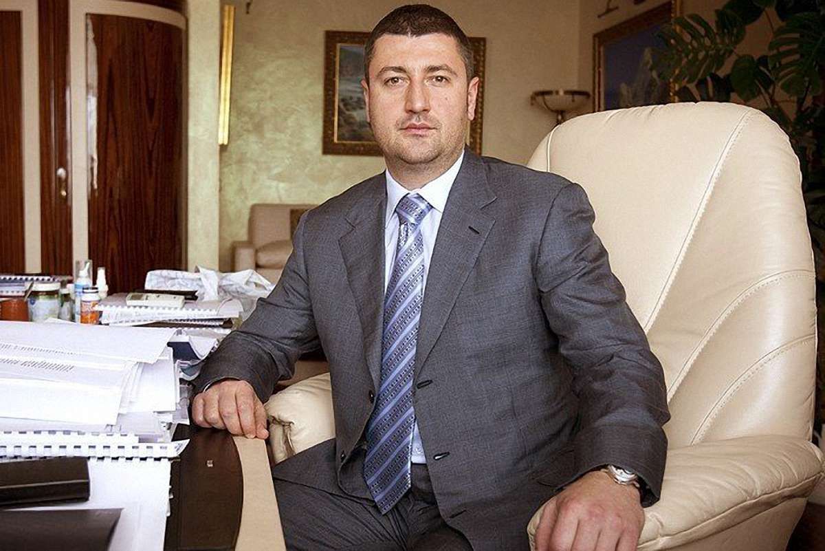 Печерський суд арештував усе  майно мільярдера Олега Бахматюка