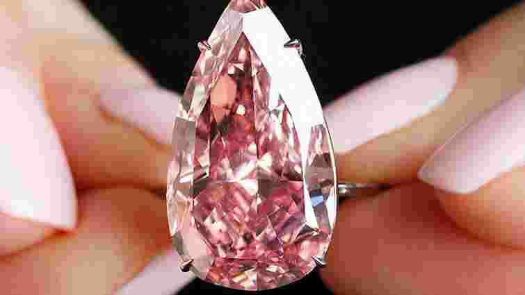 Рожевий діамант встановив історичний рекорд аукціону Sotheby's 