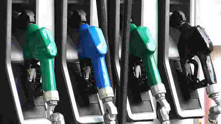 АЗС вкотре синхронно підвищили ціни на всі види пального