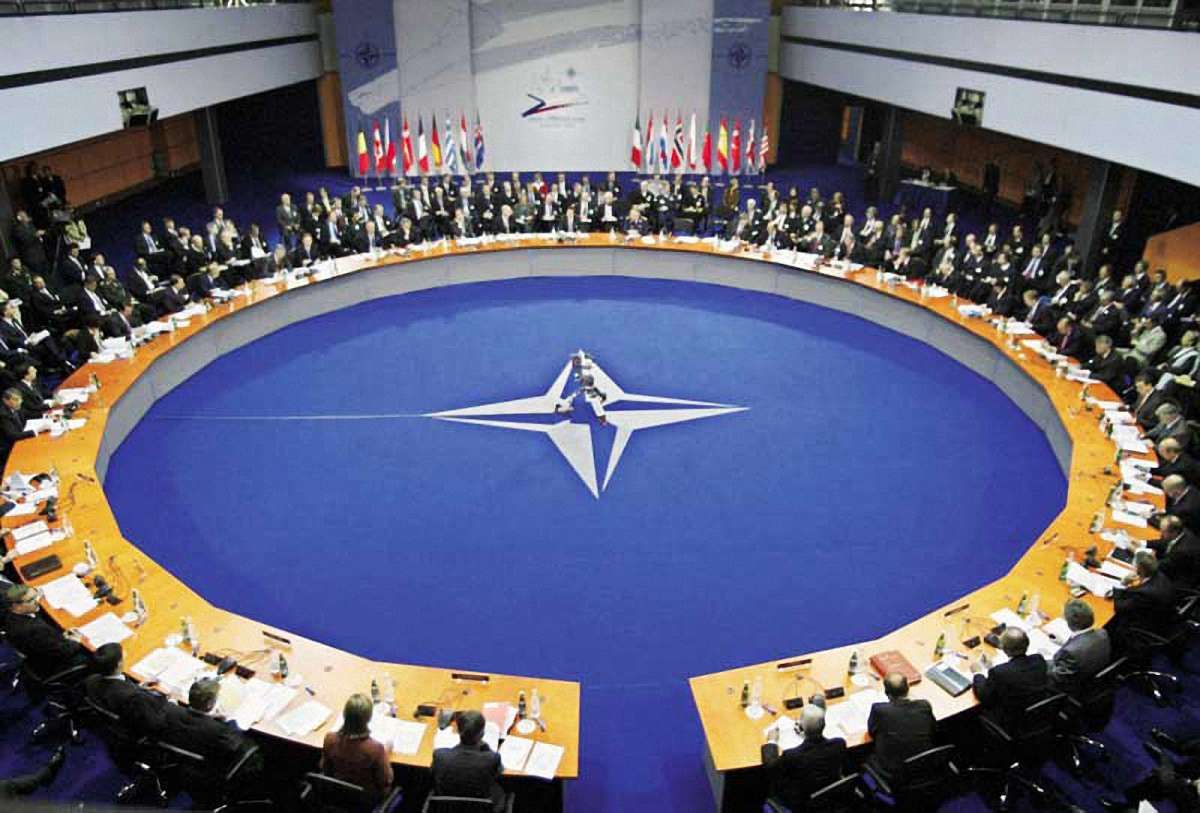 НАТО на найвищому рівні обговорить надання практичної допомоги Україні