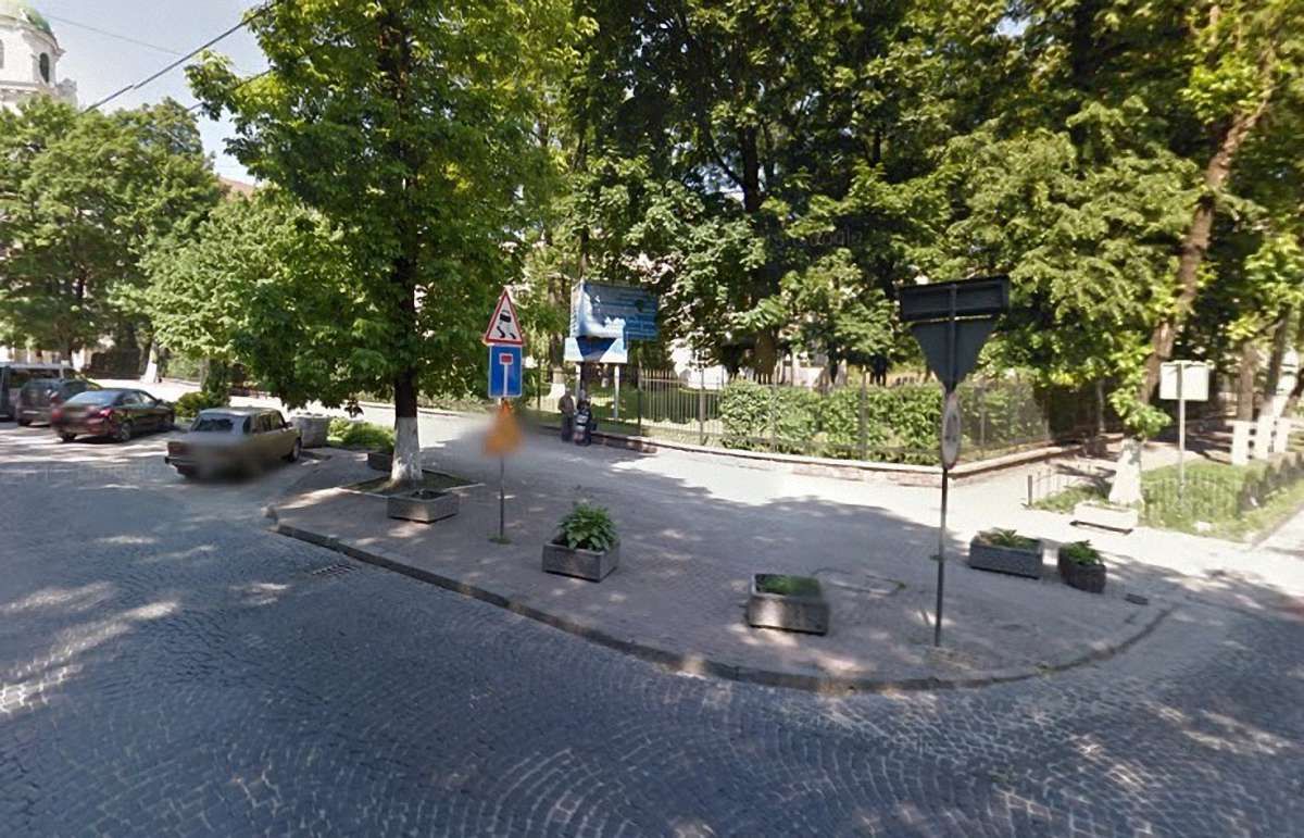 У Львові велосипедист збив літнього чоловіка на велодоріжці
