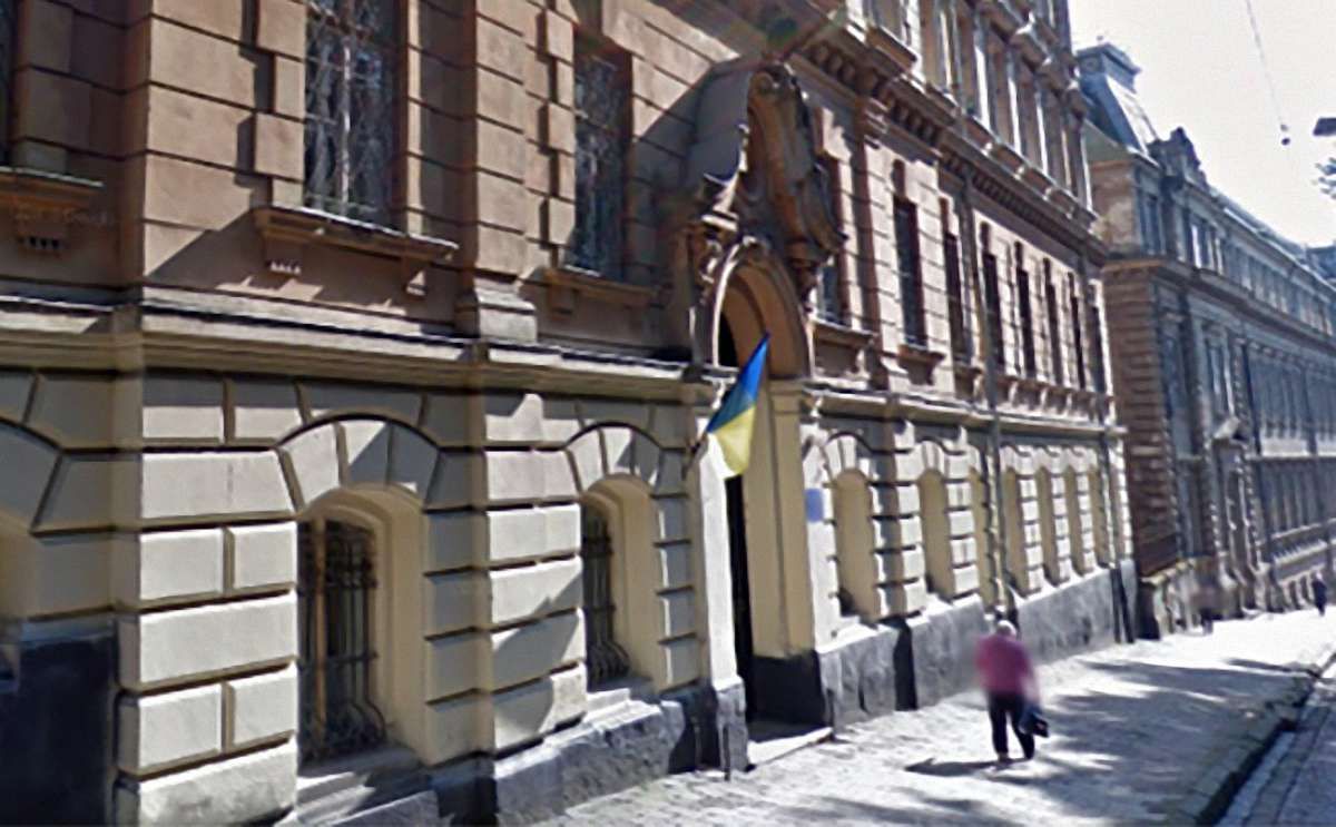 У старій львівській школі в центрі міста обвалилася стеля