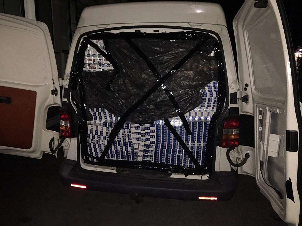 На Закарпатті на контрабанді цигарок затримали українського дипломата