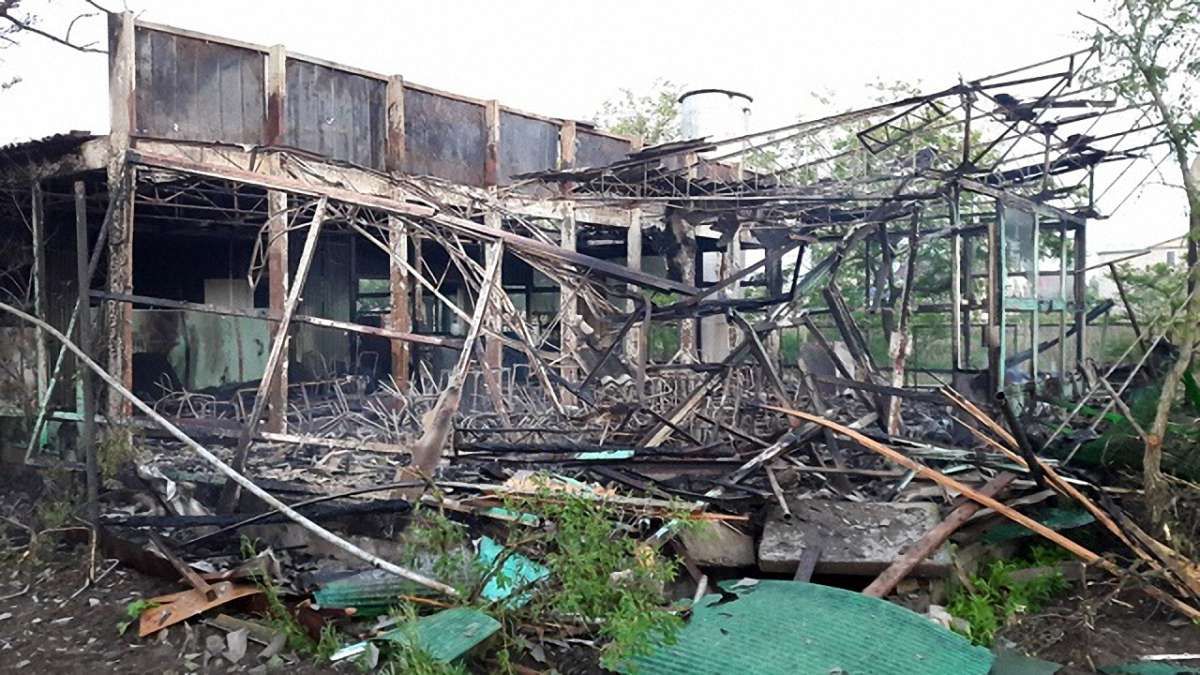 Озброєні люди захопили і спалили дві бази відпочинку Держгеонадр у Затоці