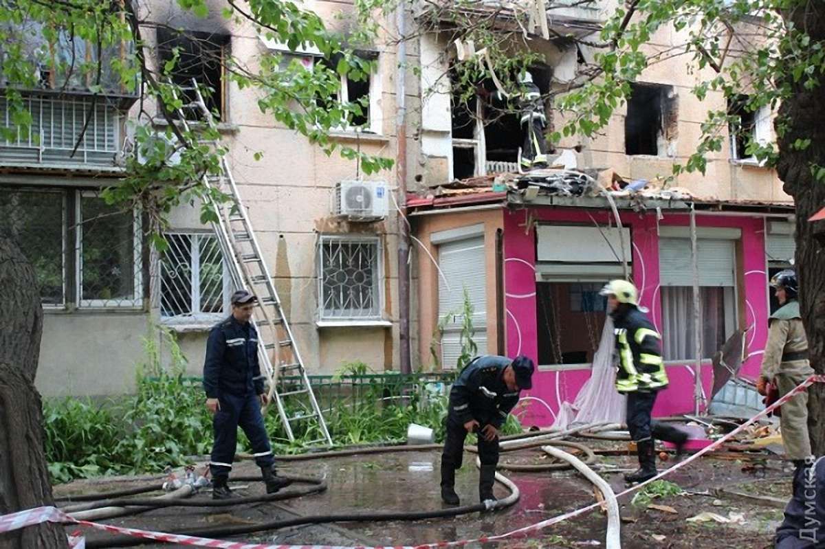В одному з житлових будинків в Одесі пролунав потужний вибух: є жертви