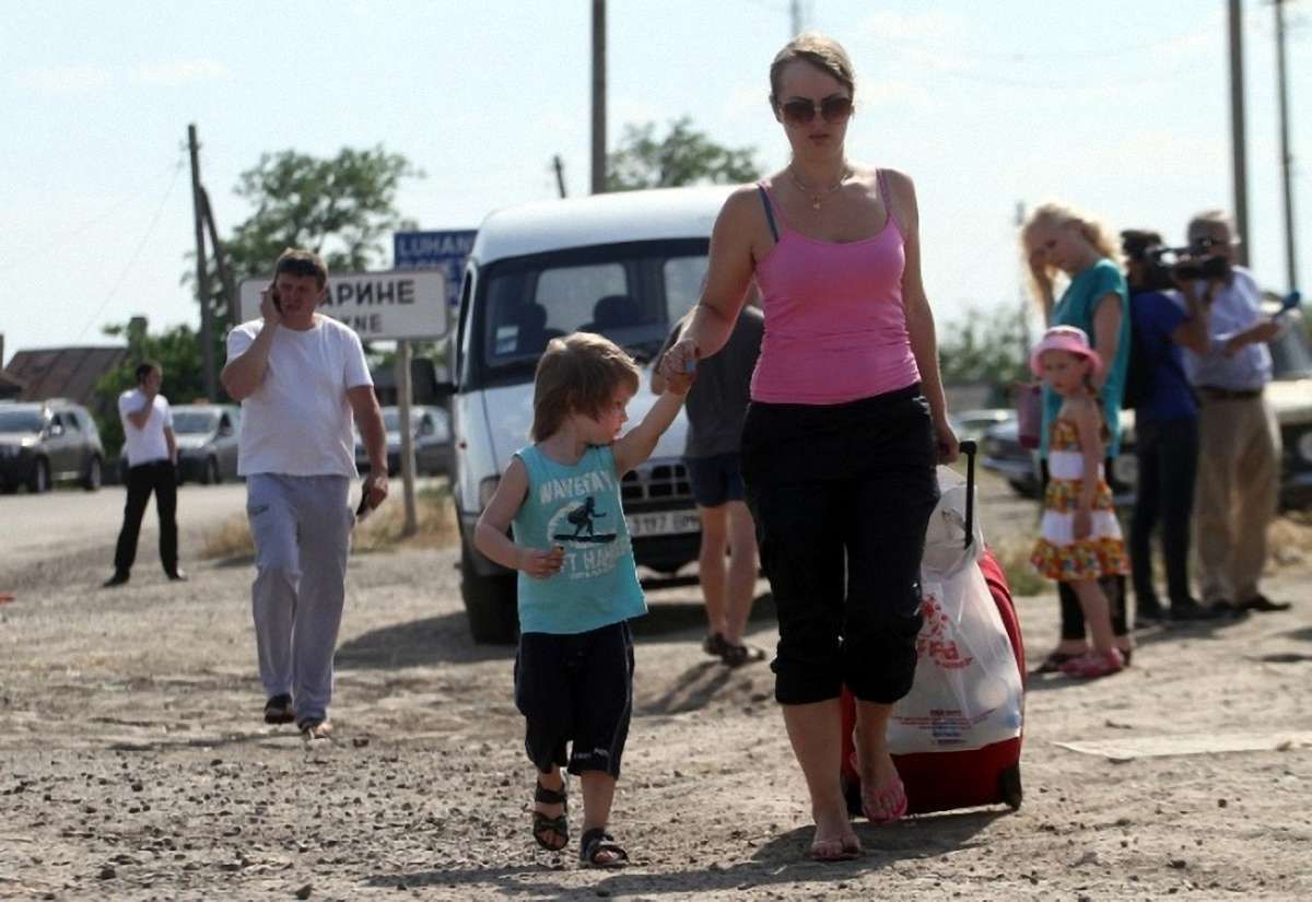 Україна за час війни на Донбасі виплатила переселенцям понад ₴57 млрд
