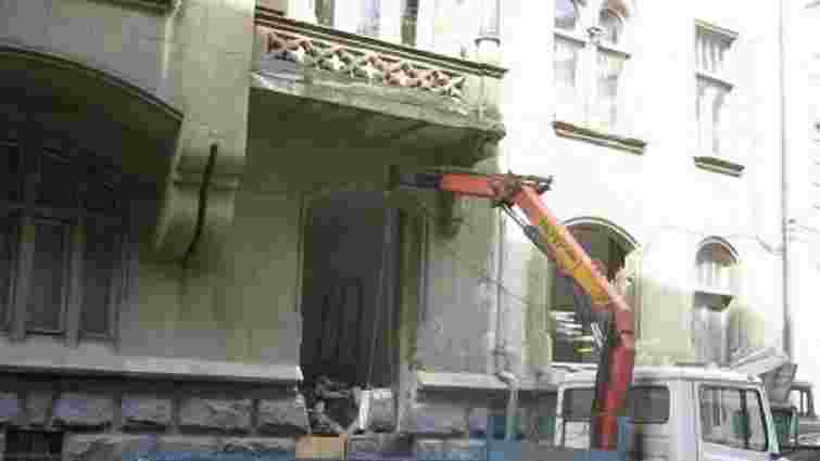 Прокуратура в суді вимагає відновити пошкоджену пам’ятку архітектури у Львові