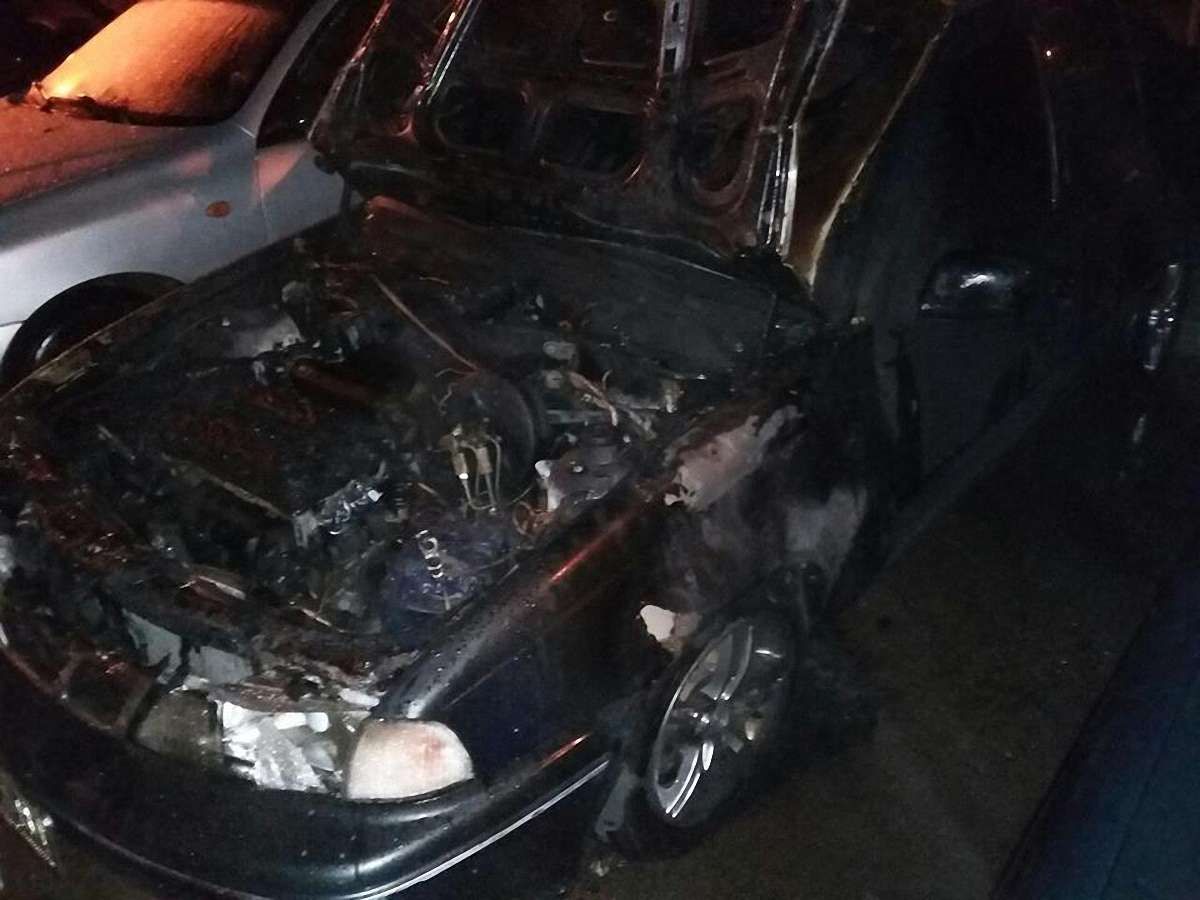 Вночі на Сихові у Львові горів автомобіль