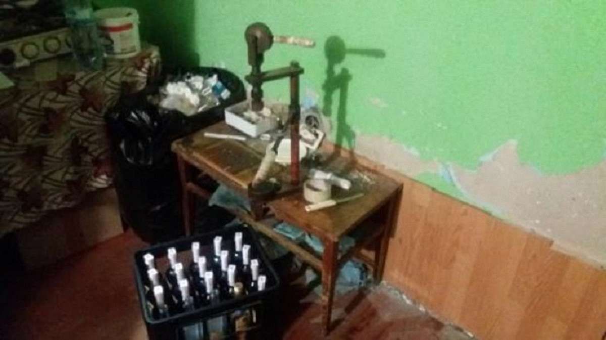 В Ужгороді викрили 12 підпільних цехів з виробництва фальсифікованого коньяку