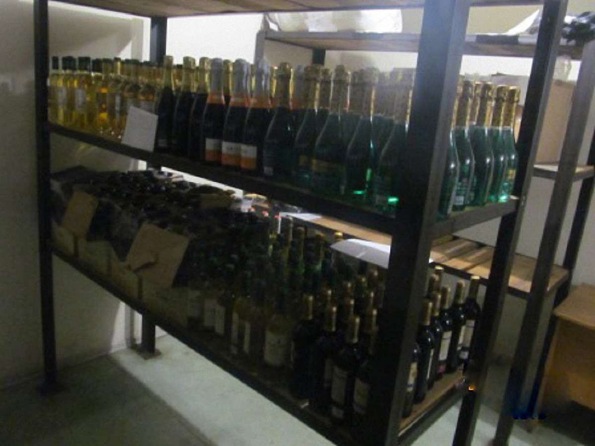 У Краковці затримали партію елітного італійського вина