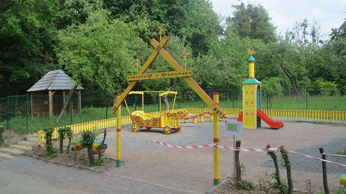 У Шевченківському гаю облаштували дитмайданчик в етностилі