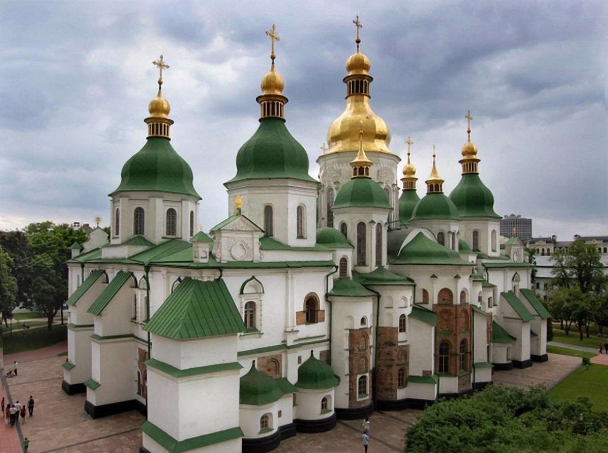 Кількість прихильників Московського патріархату в Україні впала до 15%