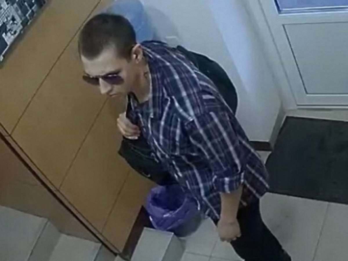 Озброєному грабіжникові столичного обмінника вдалося втекти від поліції
