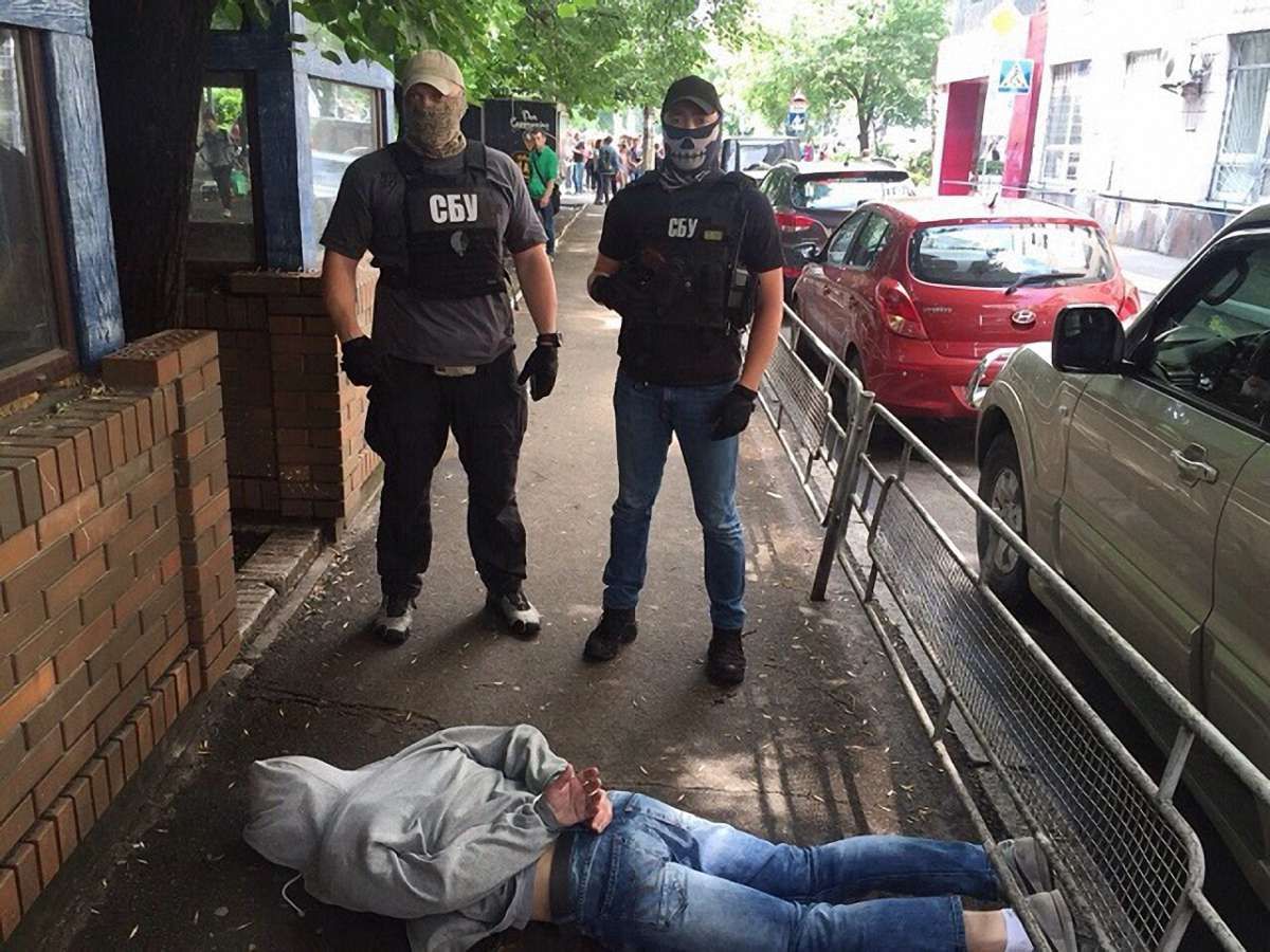 СБУ затримала на хабарі у ₴40 тис. головного інспектора фіскальної служби Києва