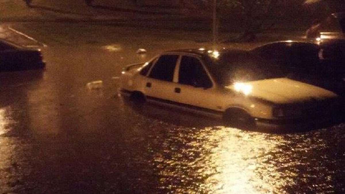 У Львові через нічну зливу затопило частину Сихова