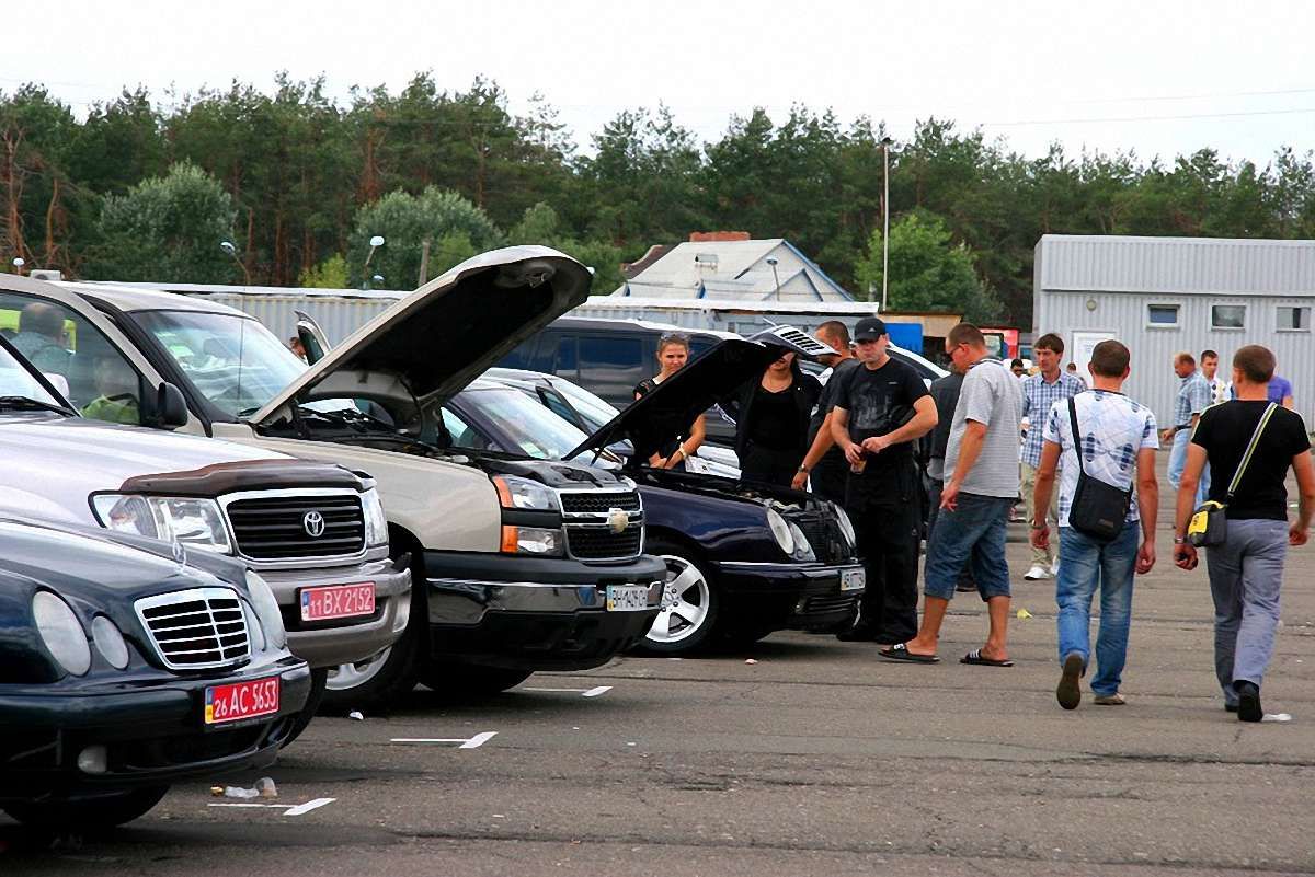 Верховна Рада знизила акцизи на розмитнення вживаних автомобілів 