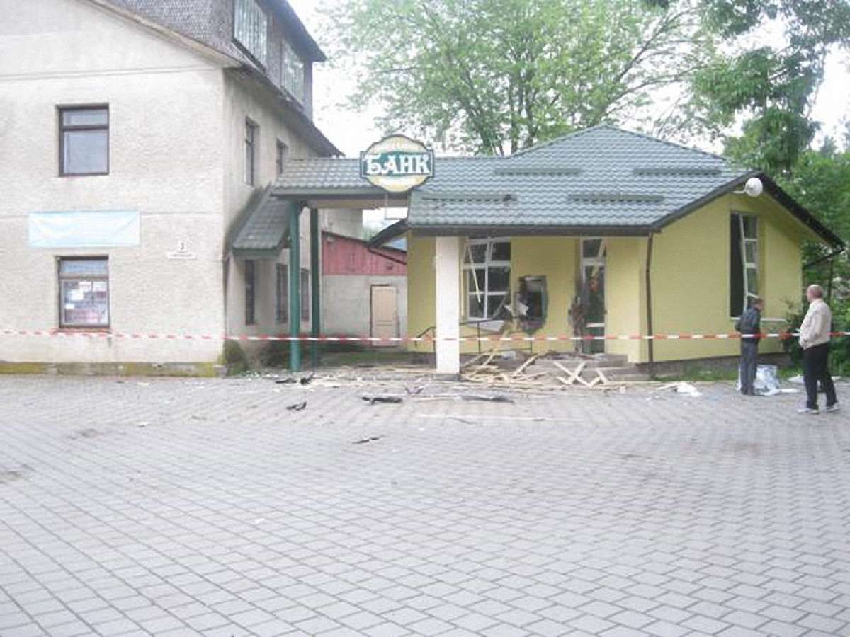 Вночі на Львівщині підірвали відділення «Ощадбанку»