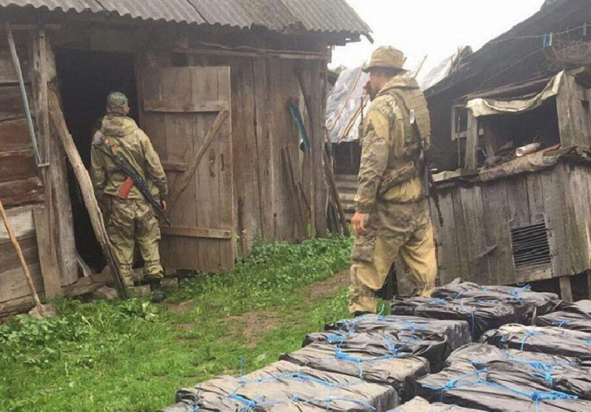На Волині правоохоронці вилучили партію контрабандних цигарок, які намагалися переправити в ЄС