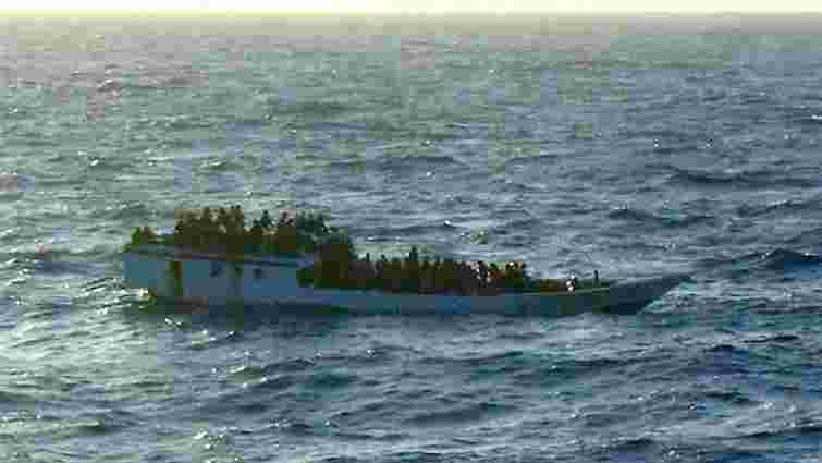 Поблизу острова Крит затонуло судно з сотнями мігрантів
