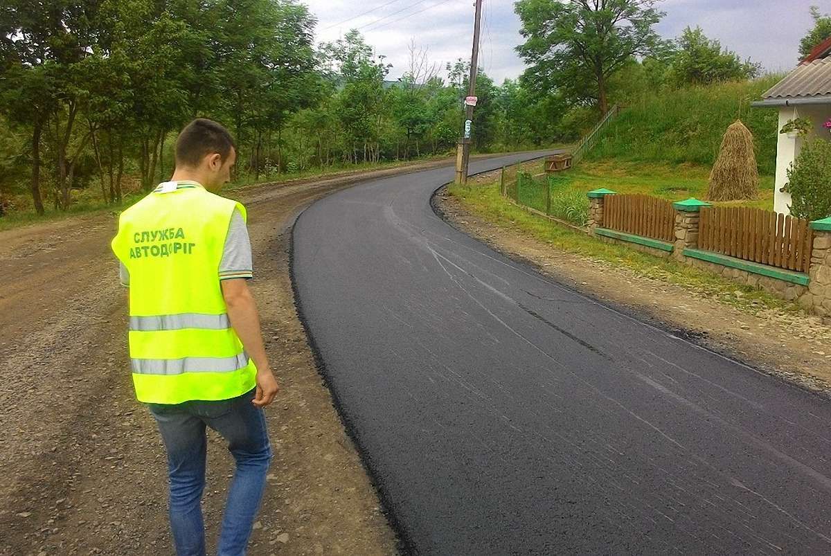 У гірських районах Львівщини ремонтують дороги