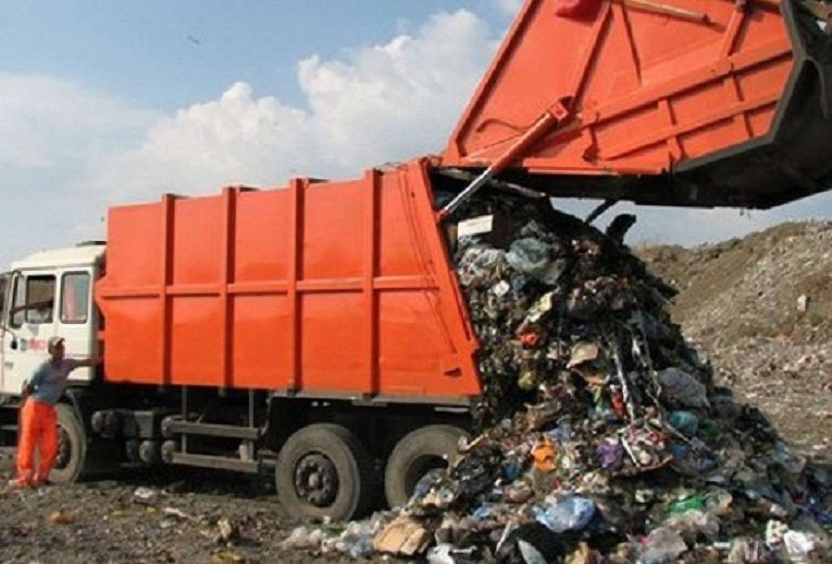 Комісія зі Львова обстежила дві потенційні земельні ділянки під новий полігон