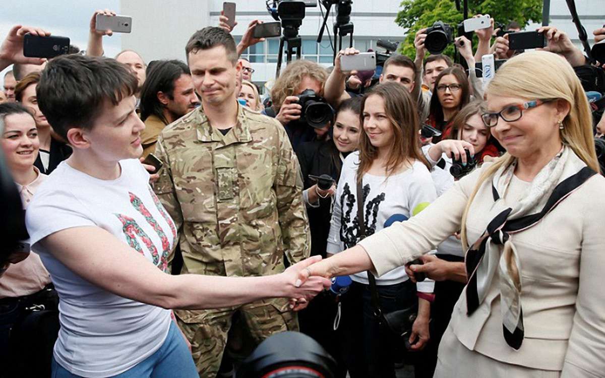 Надія Савченко розповіла, чому не взяла квіти в Тимошенко