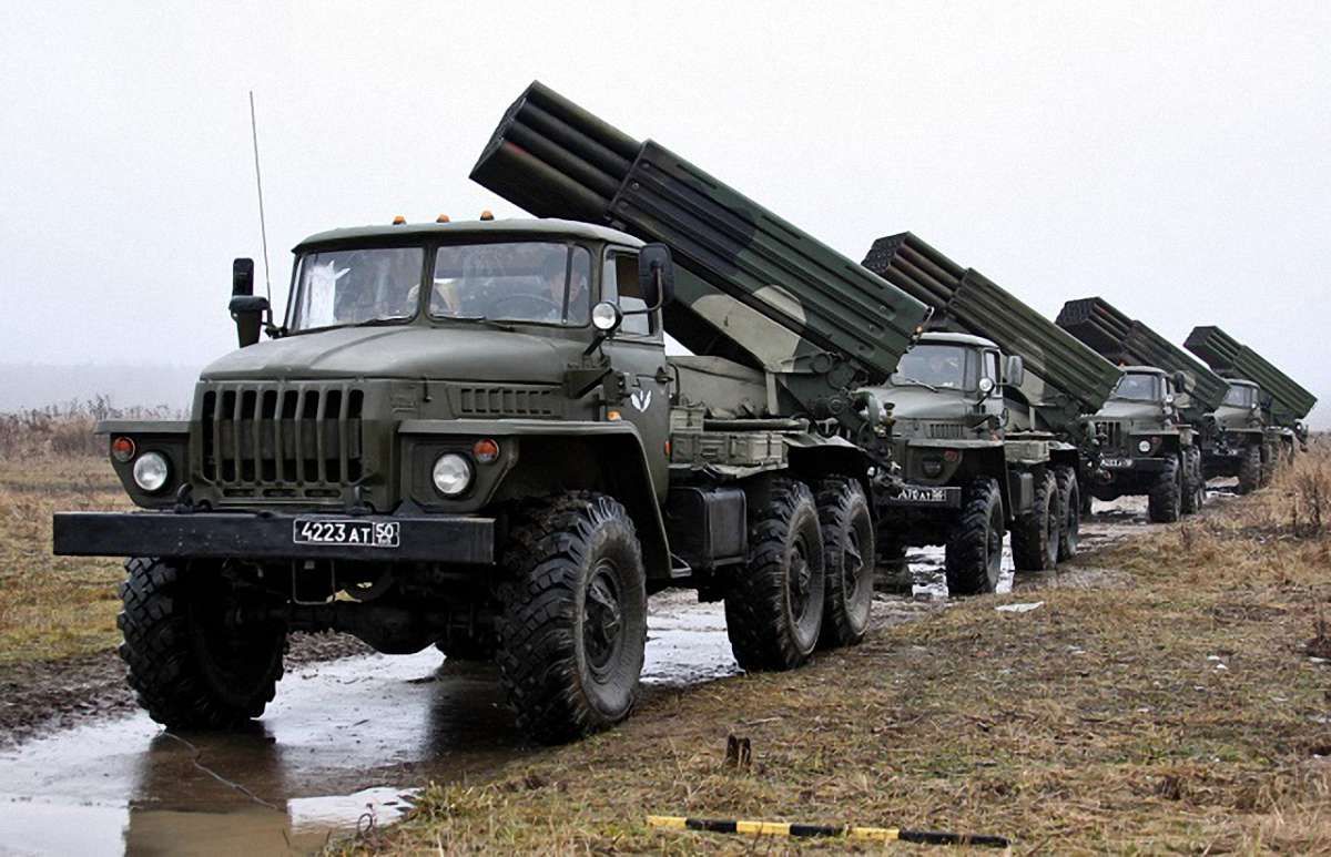 Бойовики стягнули до лінії розмежування 56 танків, 50 артилерійських систем та 37 «Градів»