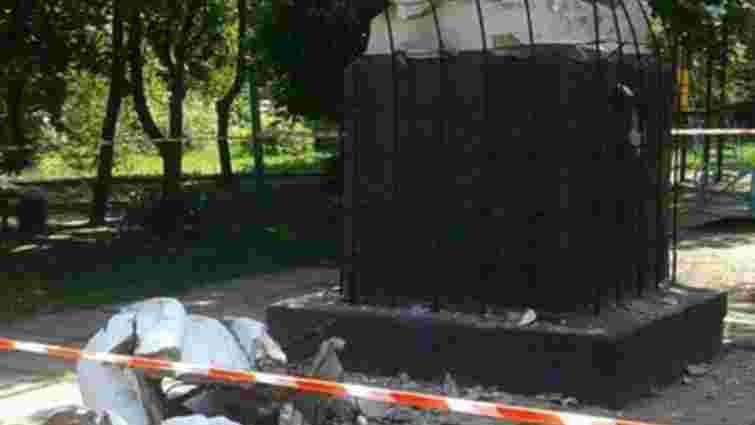 В окупованій Макіївці звалили пам`ятник Леніну