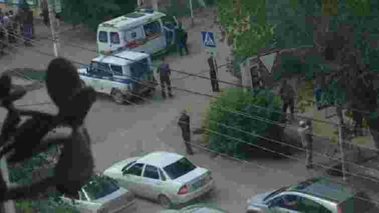 У казахському Актобе невідомі напали на два магазини зброї та військову частину