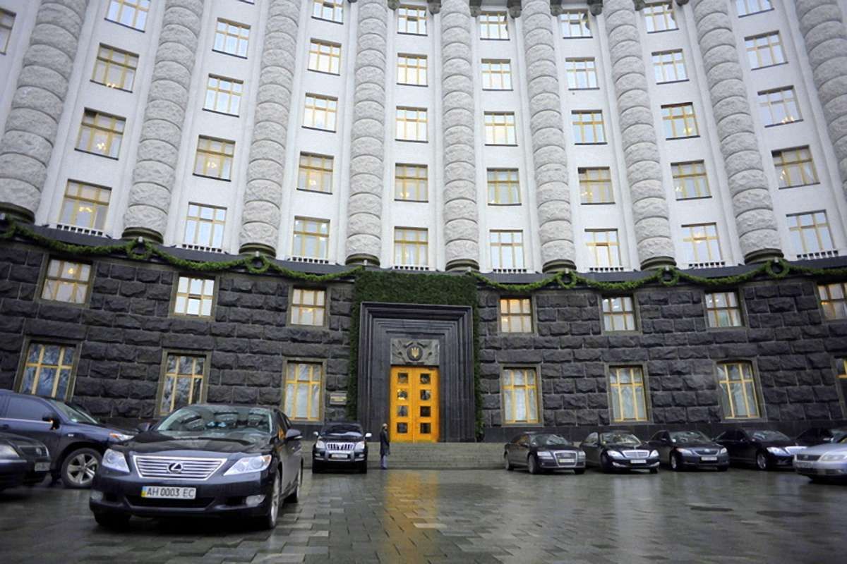 Для стажування й праці у Секретаріаті Кабміну Гройсман доручив відібрати студентів